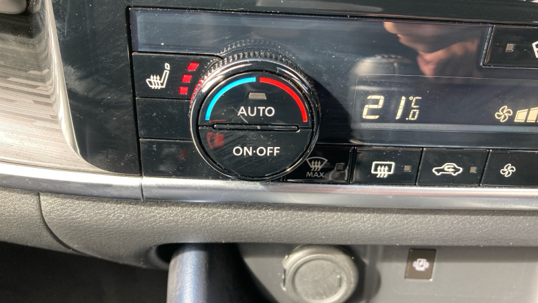 Nissan Qashqai 1.3 DiG-T MH Tekna 5dr Petrol Hatchback